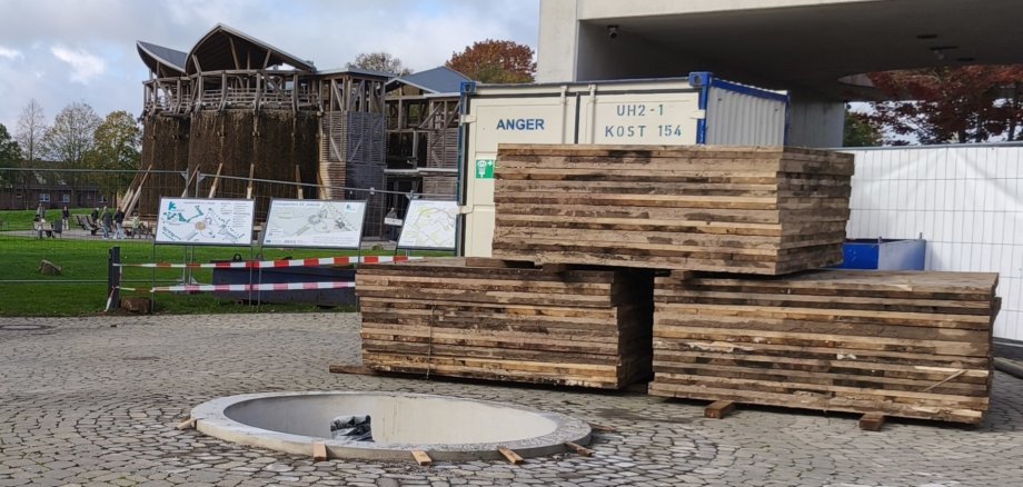 Closed-off area in the St. Jakob brine garden in Kevelaer: the municipal utilities are renovating the supply line to the brine spring in order to secure the brine supply in the long term.