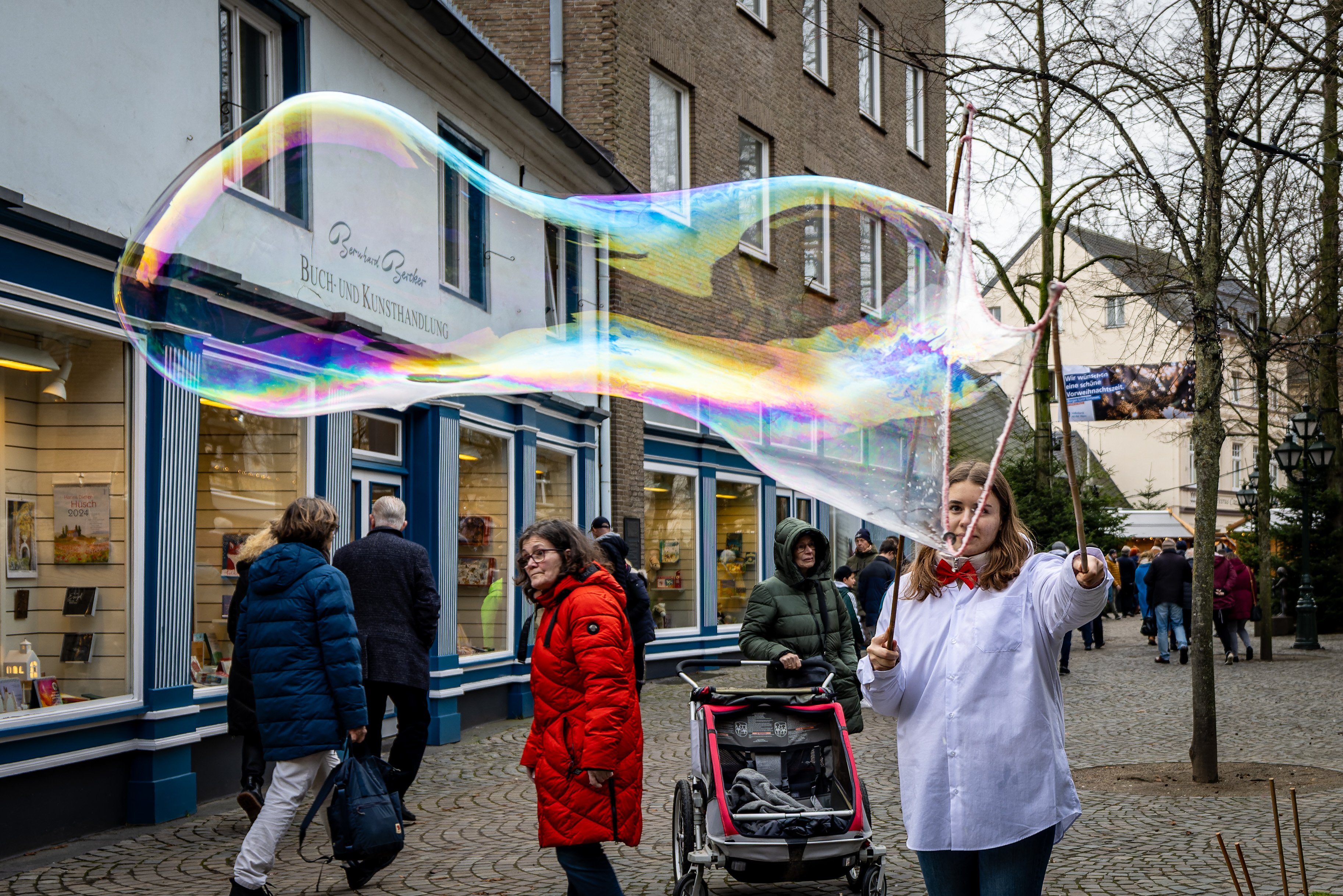 Soap bubble artist in Kevelaer