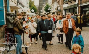 Zondag en poppenkastdagen 1994 geopend Zondag en poppenkastdagen 1994 geopend