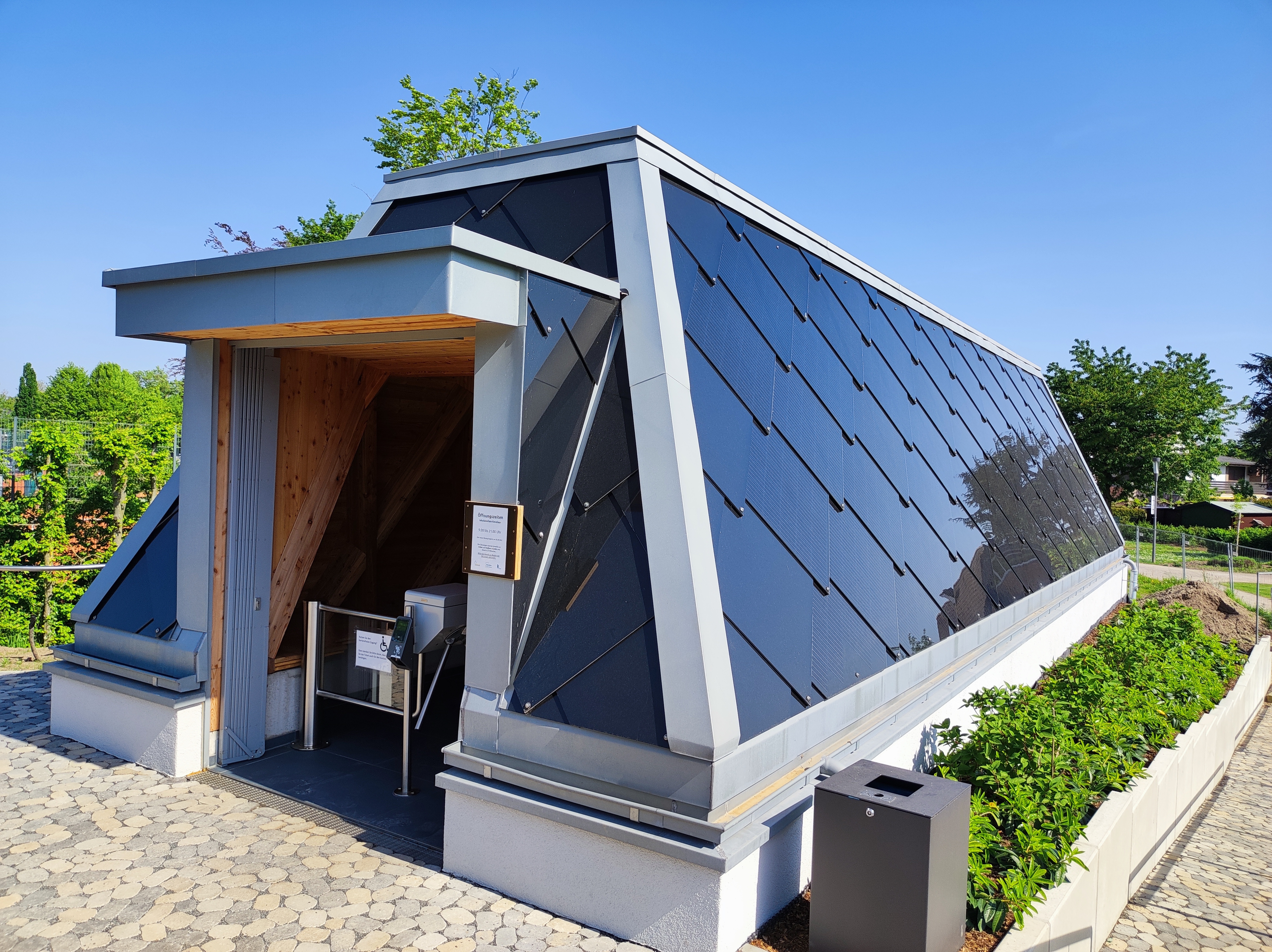 Вхідна зона до інгаляторію.