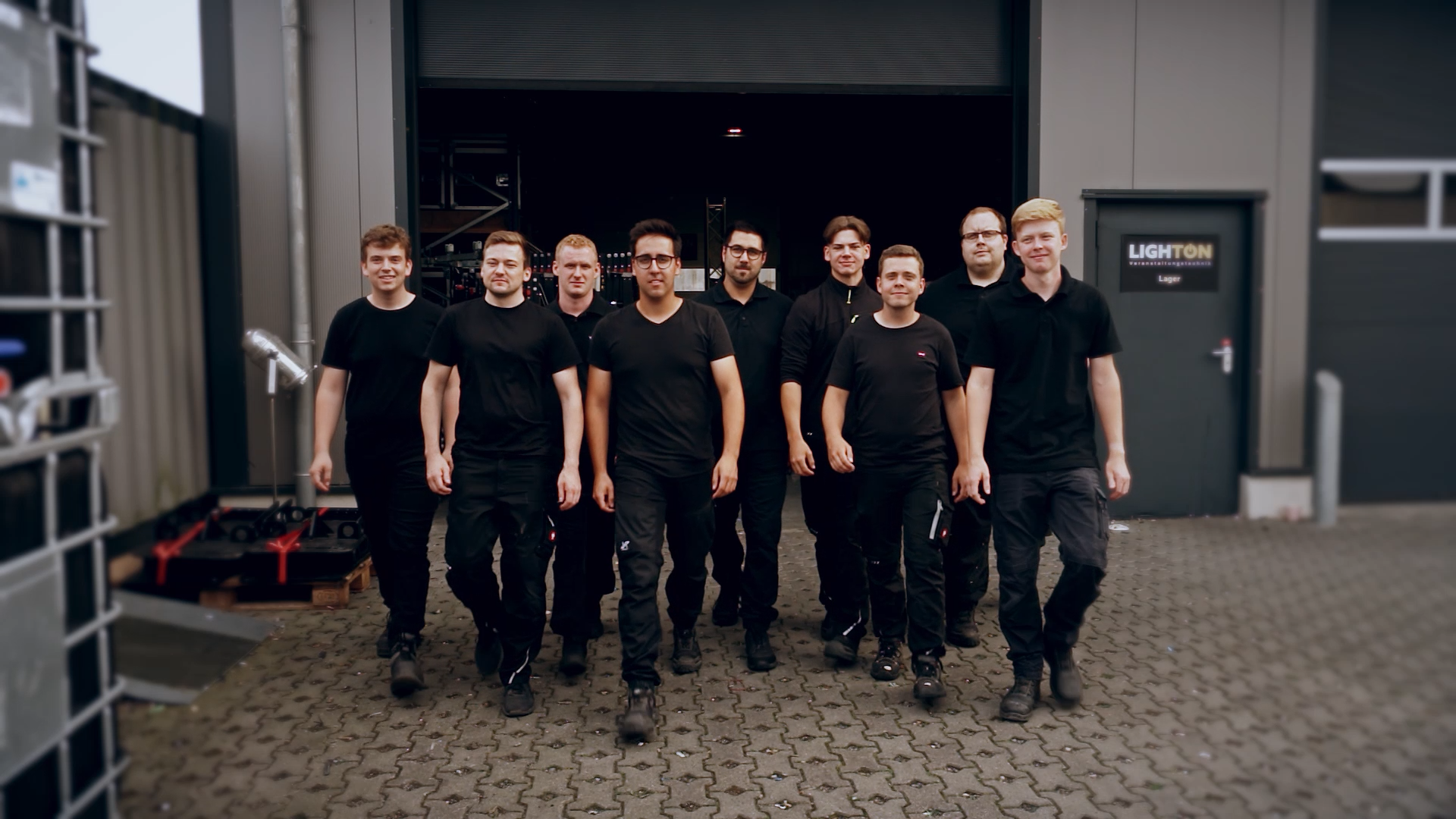 Співробітники компанії "Лайтон