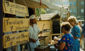 Відкрита неділя та ремісничий ринок 2001 Відкрита неділя та ремісничий ринок 2001